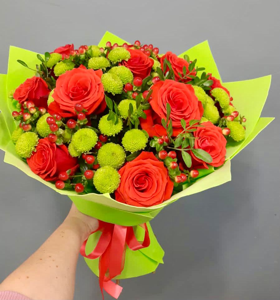 Букет цветов из: Хризантемы и Розы в Исаково