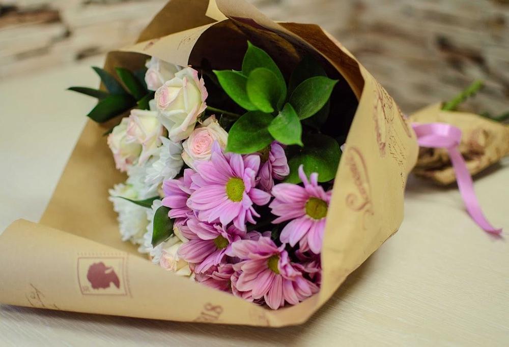 Букет цветов из: Розы и Хризантемы в Исаково