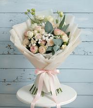 Букет цветов из:  Розы и Лизиантусы в Исаково