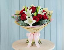 Букет цветов из:  Лилии и Розы в Исаково