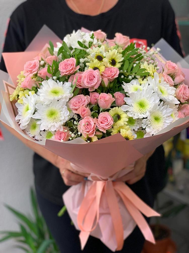 Букет цветов из: Розы и Хризантемы в Исаково