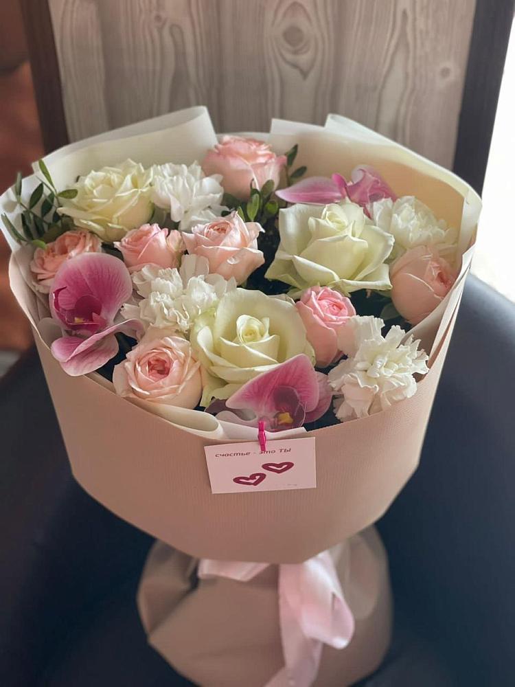 Букет цветов из: Орхидеи, Розы и Гвоздики в Исаково