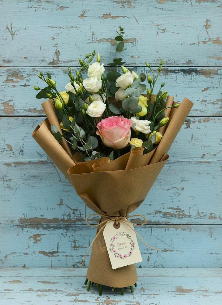 Букет цветов из: Розы и Лизиантусы в Исаково