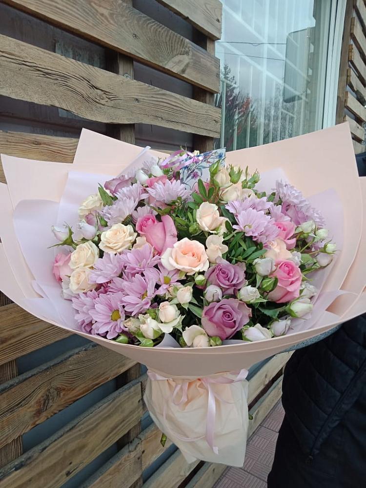 Букет цветов из: Розы и Хризантемы в Исаково