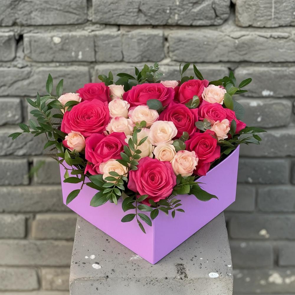 Цветочная композиция из Розы в коробке в Исаково