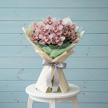 Букет цветов из:  Орхидеи и Розы в Исаково