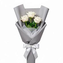 Букет 3 белые розы в Исаково