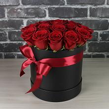 Цветочная композиция из Розы в шляпной коробке в Исаково