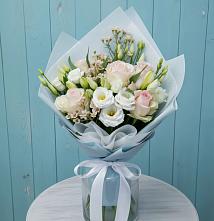 Букет цветов из:  Розы и Лизиантусы в Исаково