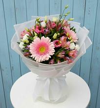 Букет цветов из:  Герберы, Альстромерии и Лизиантусы #REPLACE_PRED# Исаково