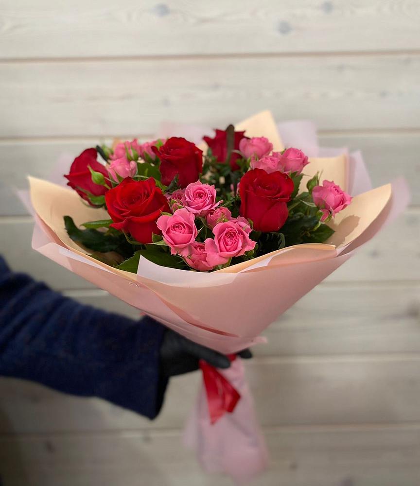 Букет цветов из: Розы в Исаково