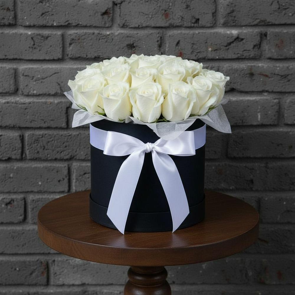 Цветочная композиция из Розы в шляпной коробке в Исаково