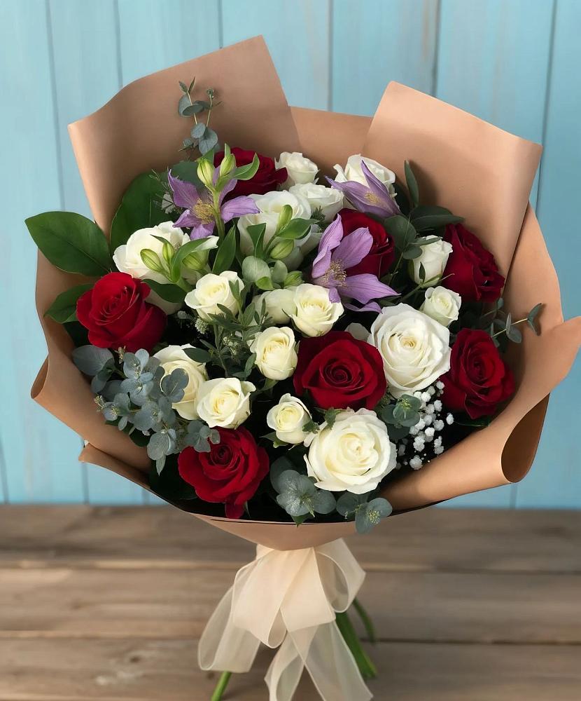 Букет цветов из: Розы и Альстромерии в Исаково