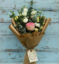 Букет цветов из:  Розы и Лизиантусы в Исаково
