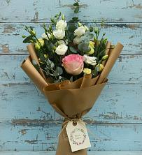 Букет цветов из:  Розы и Лизиантусы в Исаково